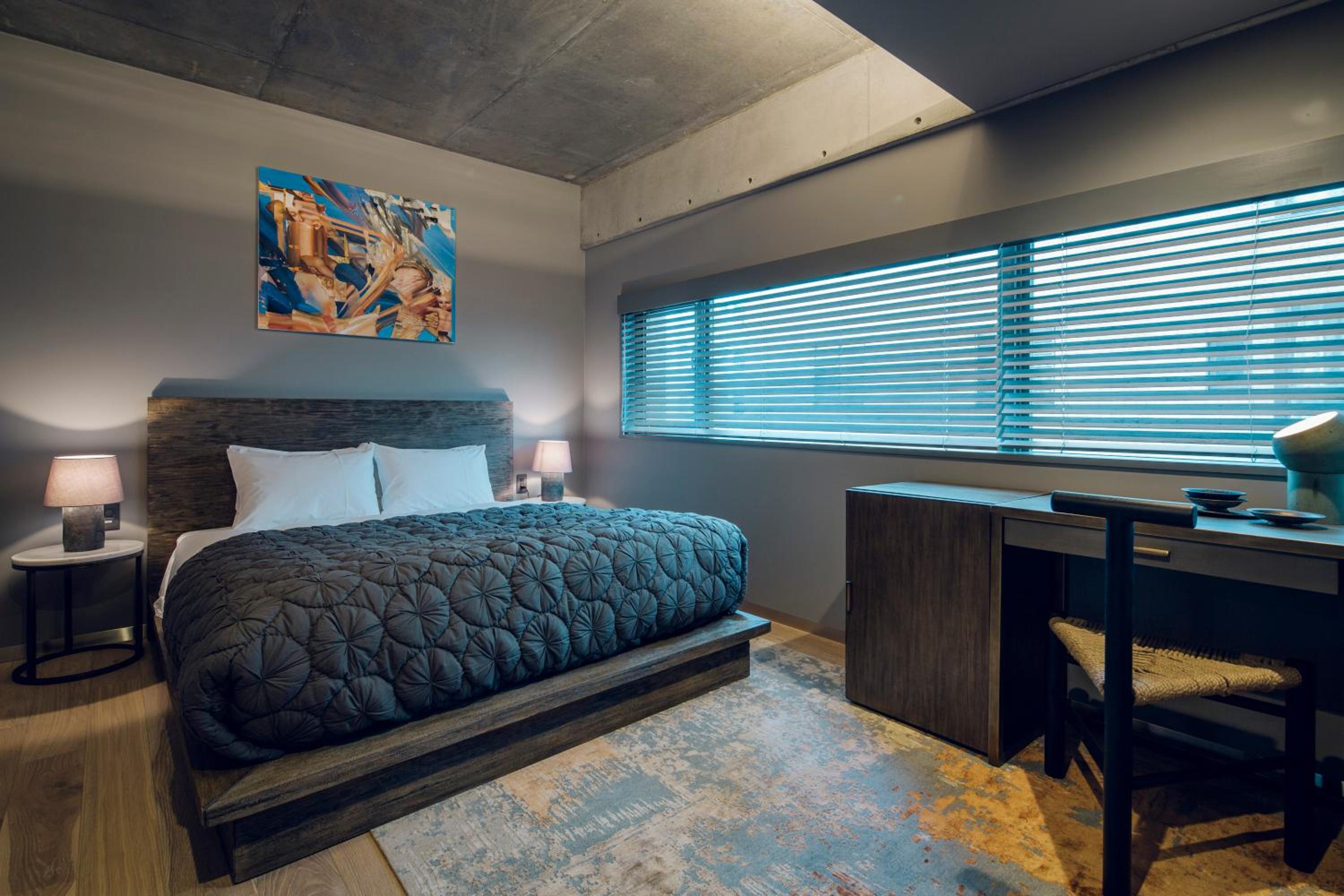 غرفة قياسية بسرير مزدوج