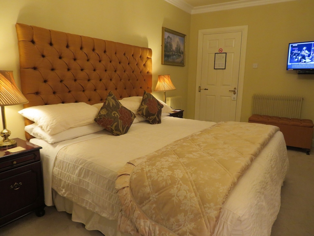 Brook Manor Lodge 9/32