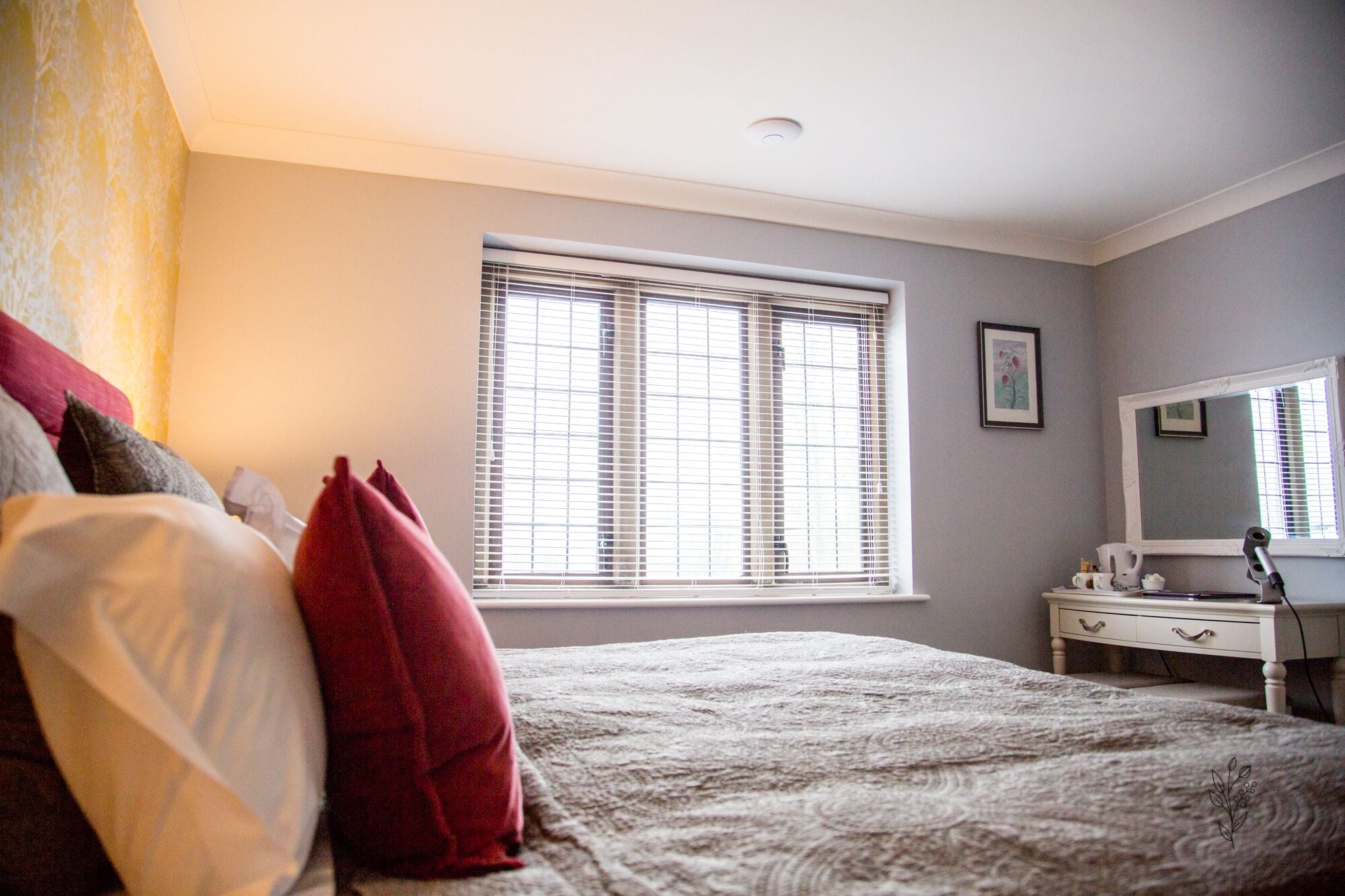 SUPERIOR, CONVERTIBLE DOUBLE BED