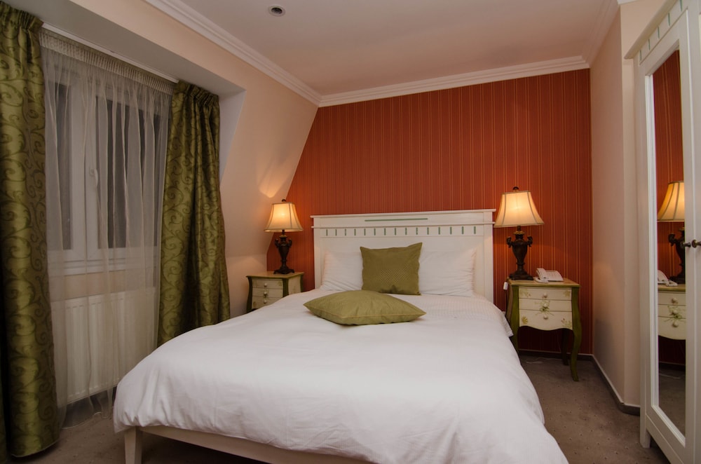 SUPERIOR, DOUBLE BED
