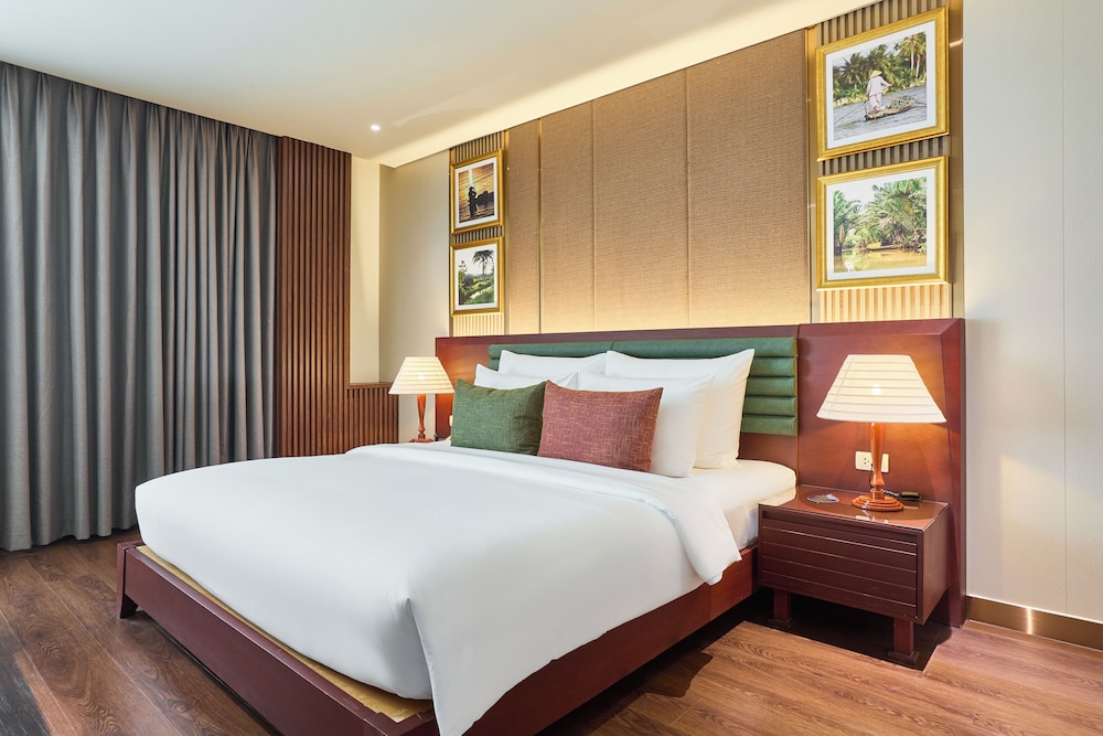 Kin, Suite, Queen Bed 4/10