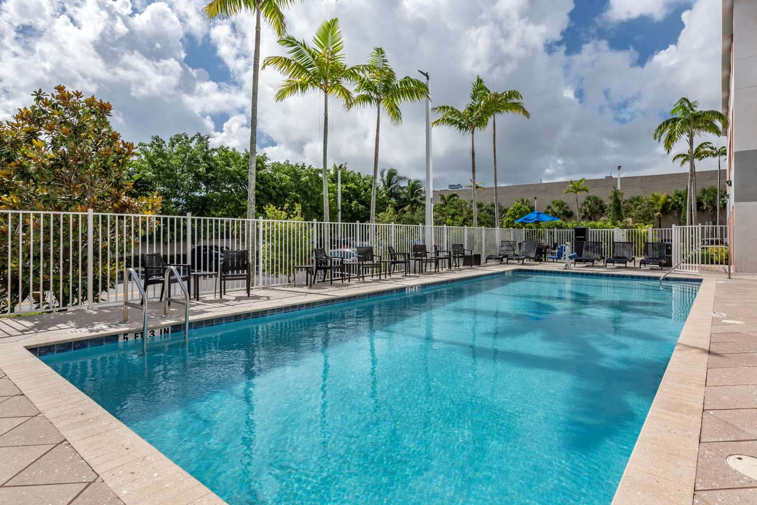 Comfort Suites Fort Lauderdale Airport & Cruise Port 9/18