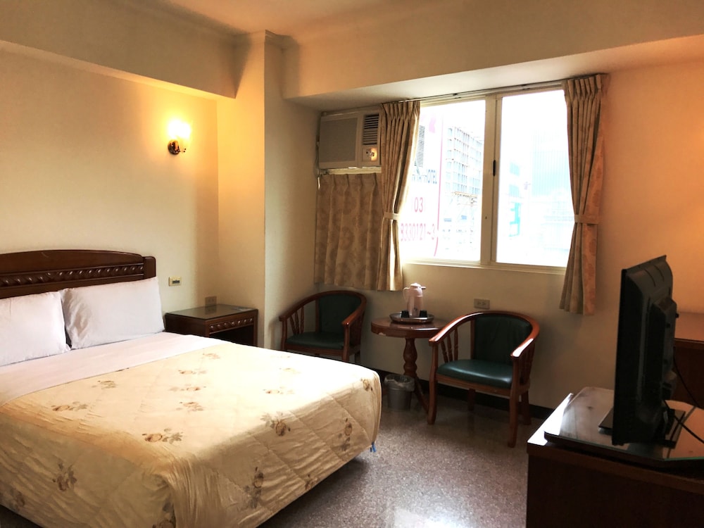 Chantai Hotel 12/44