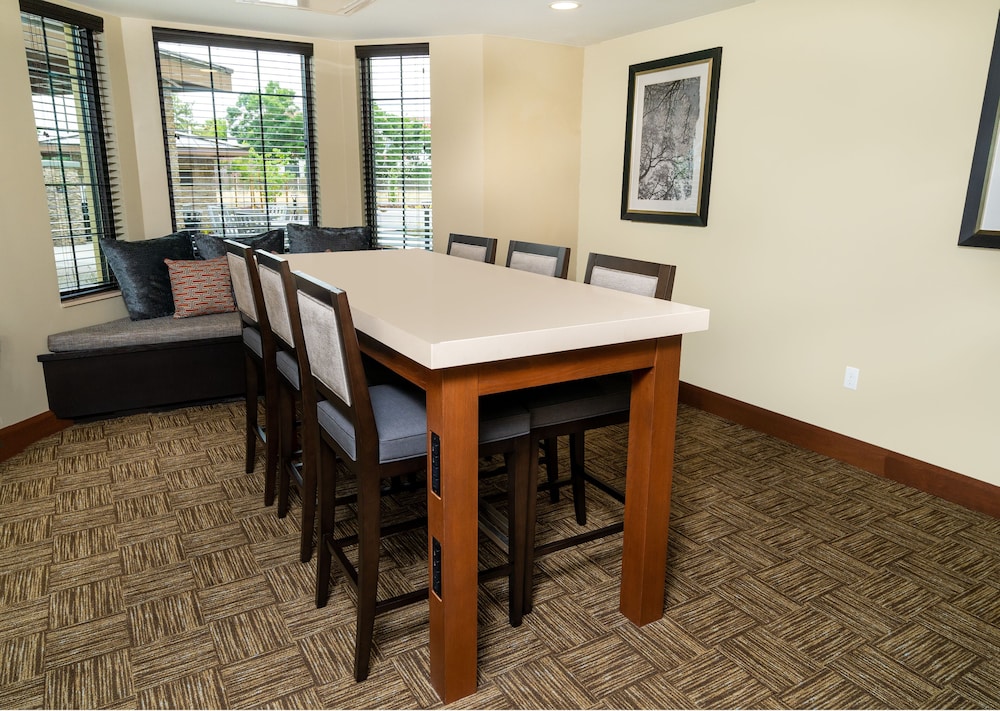 Staybridge Suites Temecula Wine Country 34/48