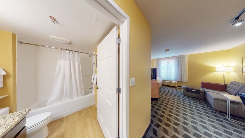 The Residences at Tewksbury (ex. Towneplace Suites By Marriott Boston Tewksbury) 8/31