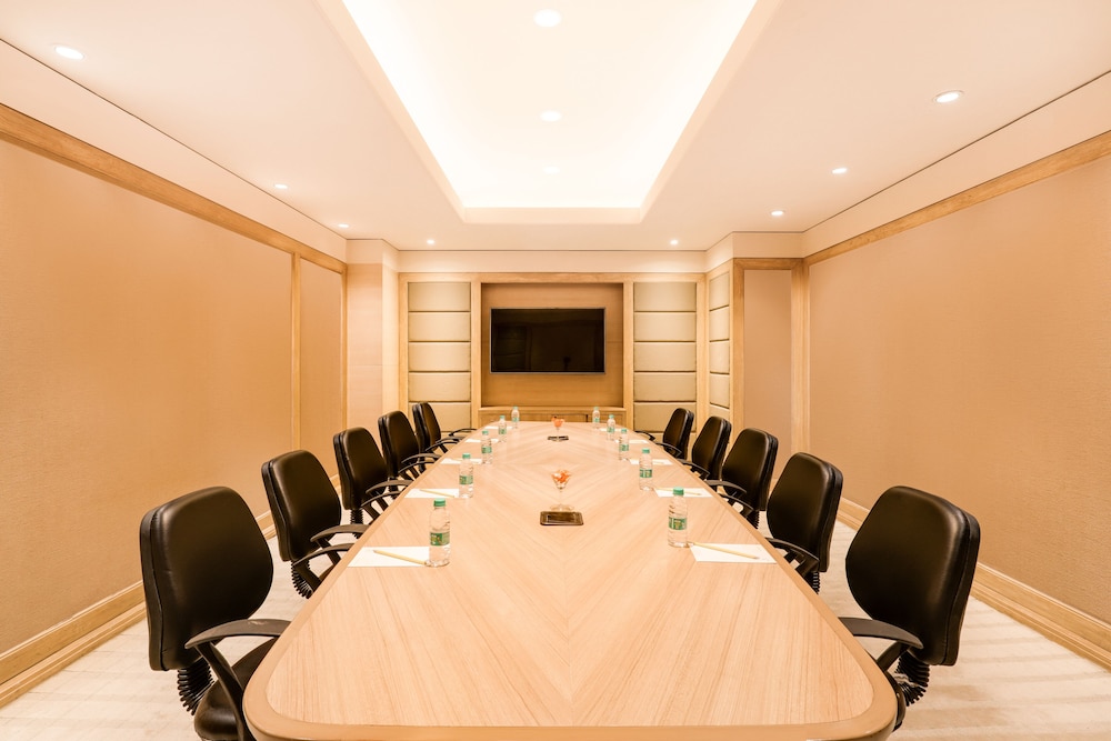 Lemon Tree Premier 2 Gurugram 51/62