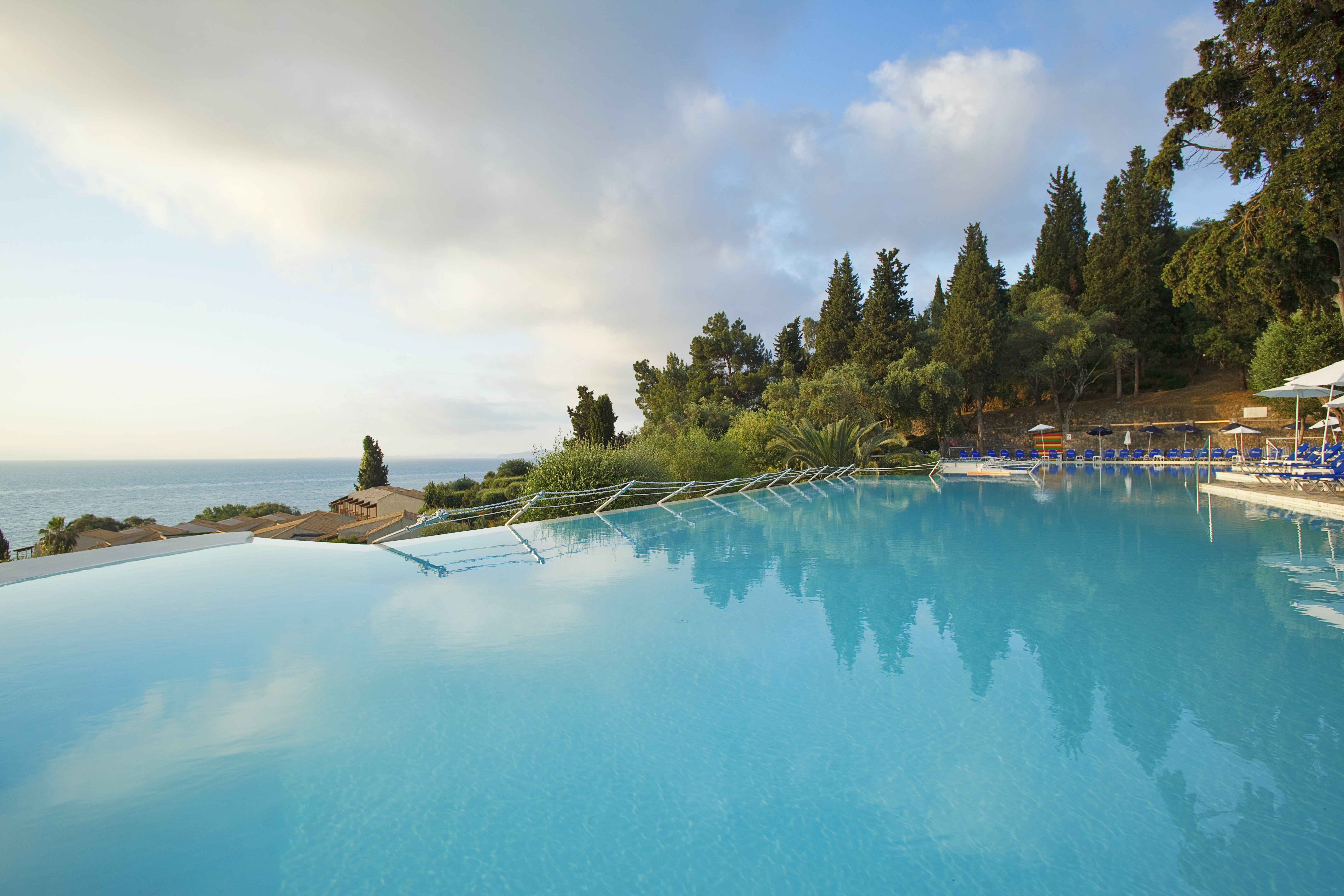 Aeolos Beach Resort Corfu 29/30