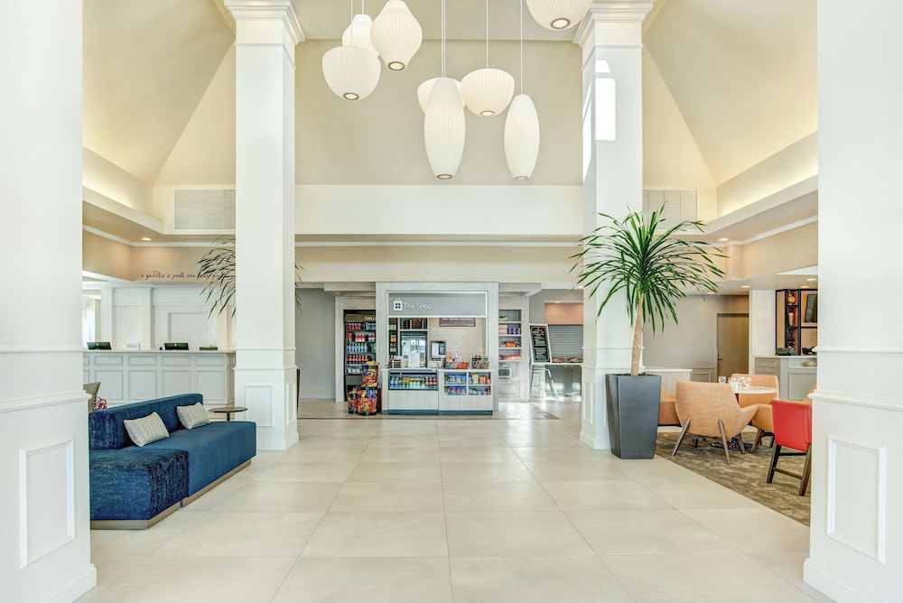 Hilton Garden Inn Lakewood 30/52