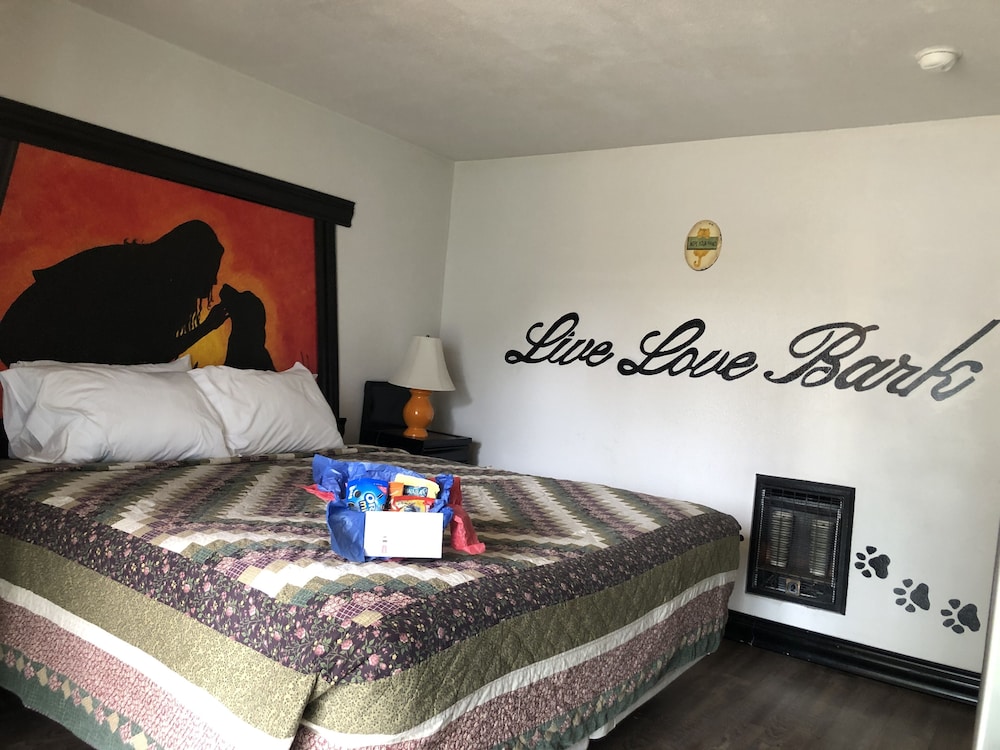 Lighthouse Inn 39/76