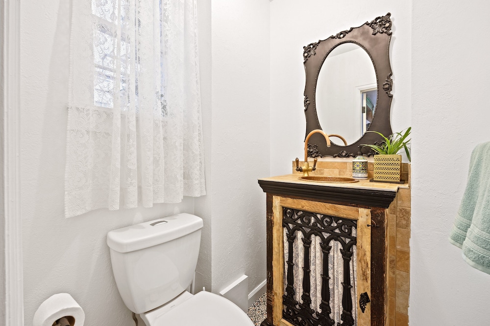 The Adagio Bed and Breakfast 50/50