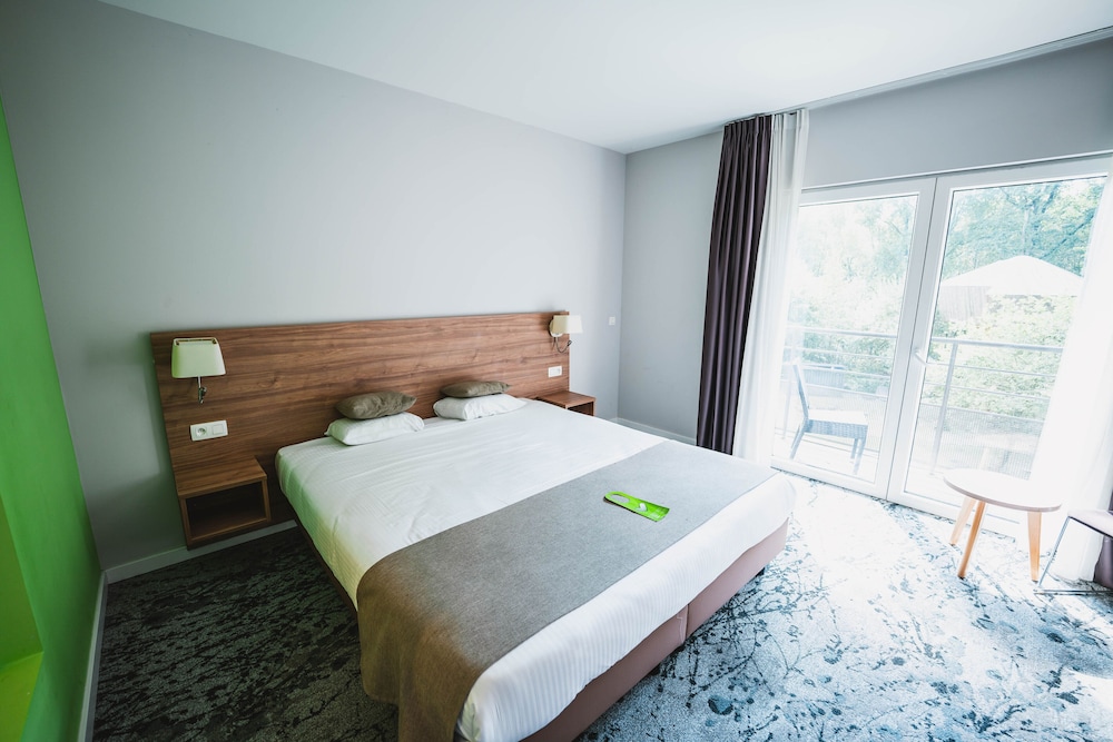 Utopia Hotel 36/69