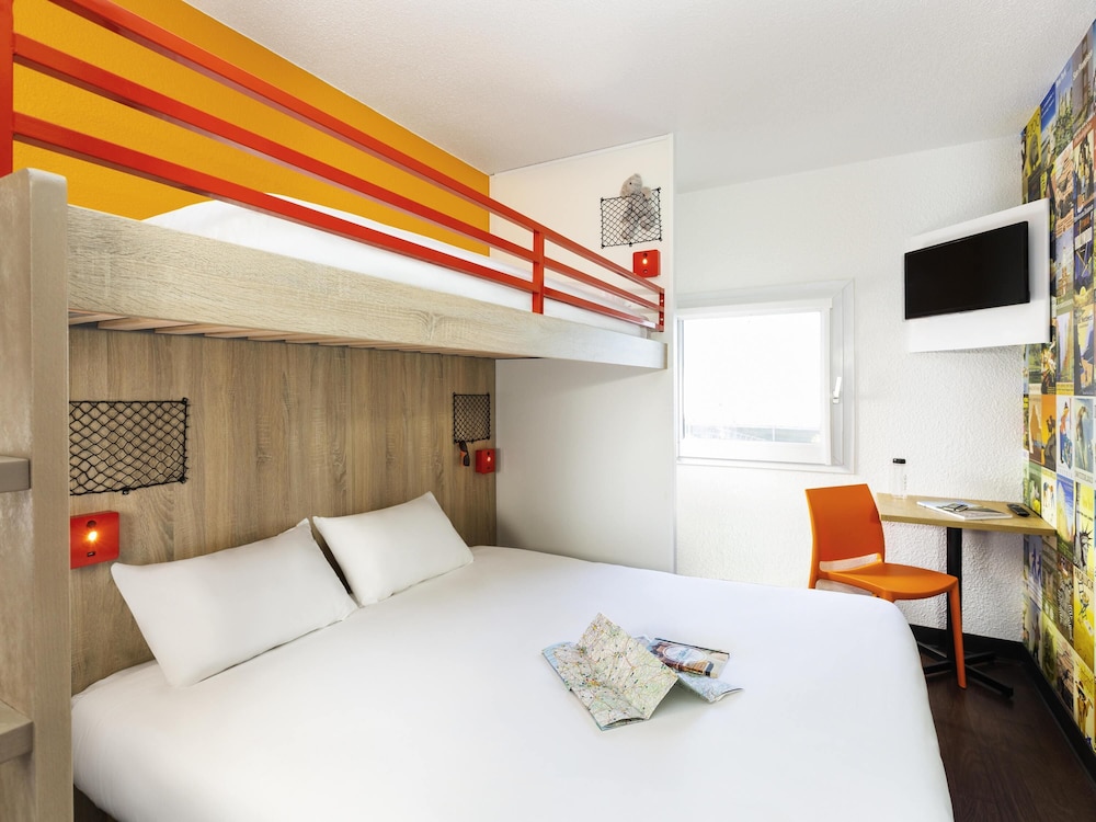 Mezzanine, Triple, 1 Double and 1 Single Bed