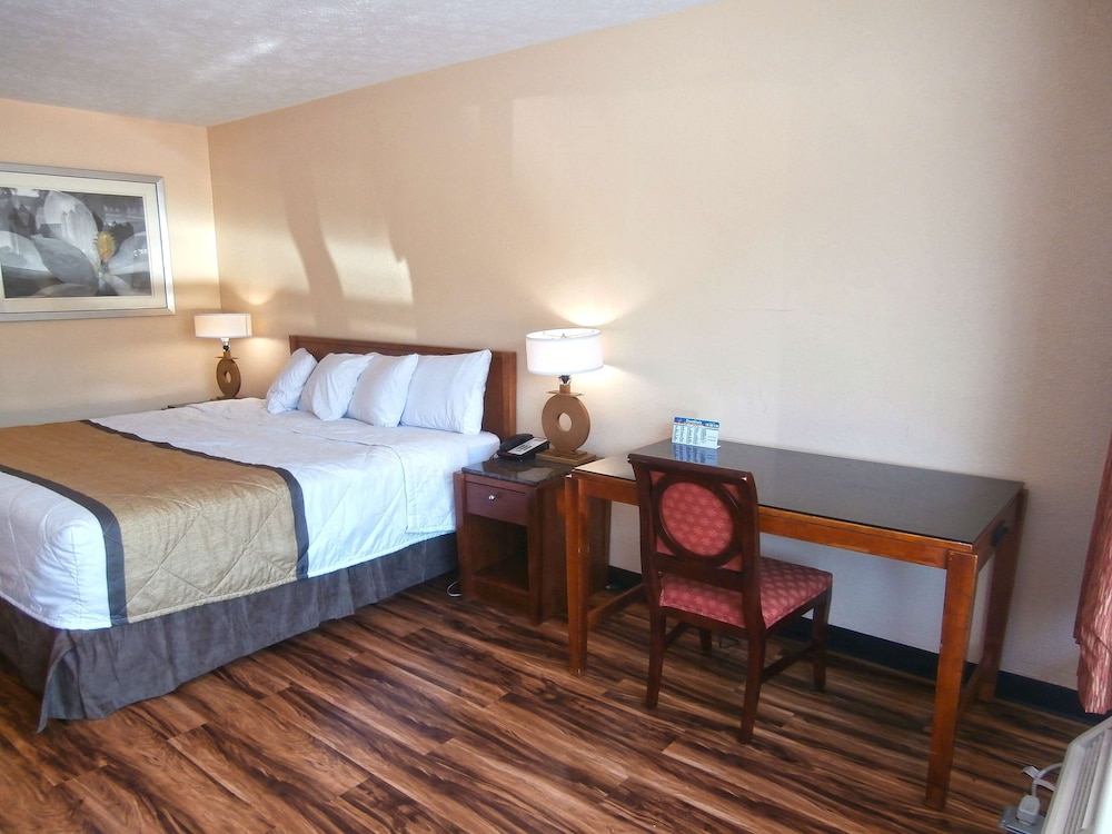 Country Hearth Inn and Suites Cartersville 19/34