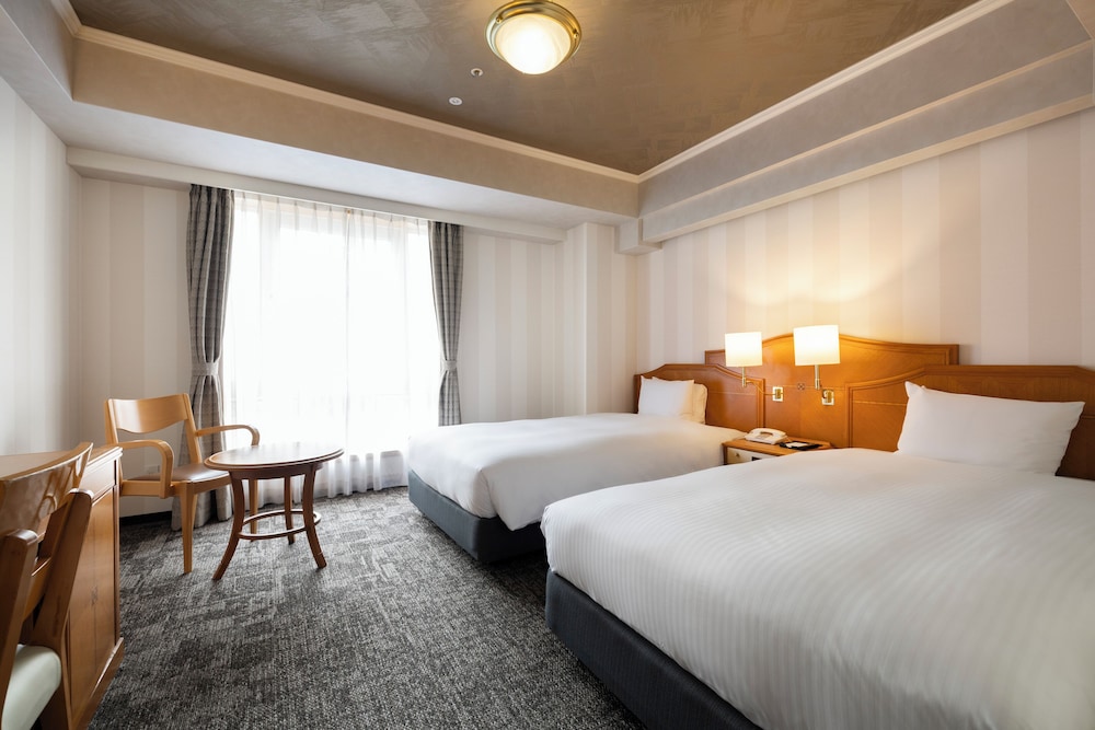 Moderate, Twin Beds