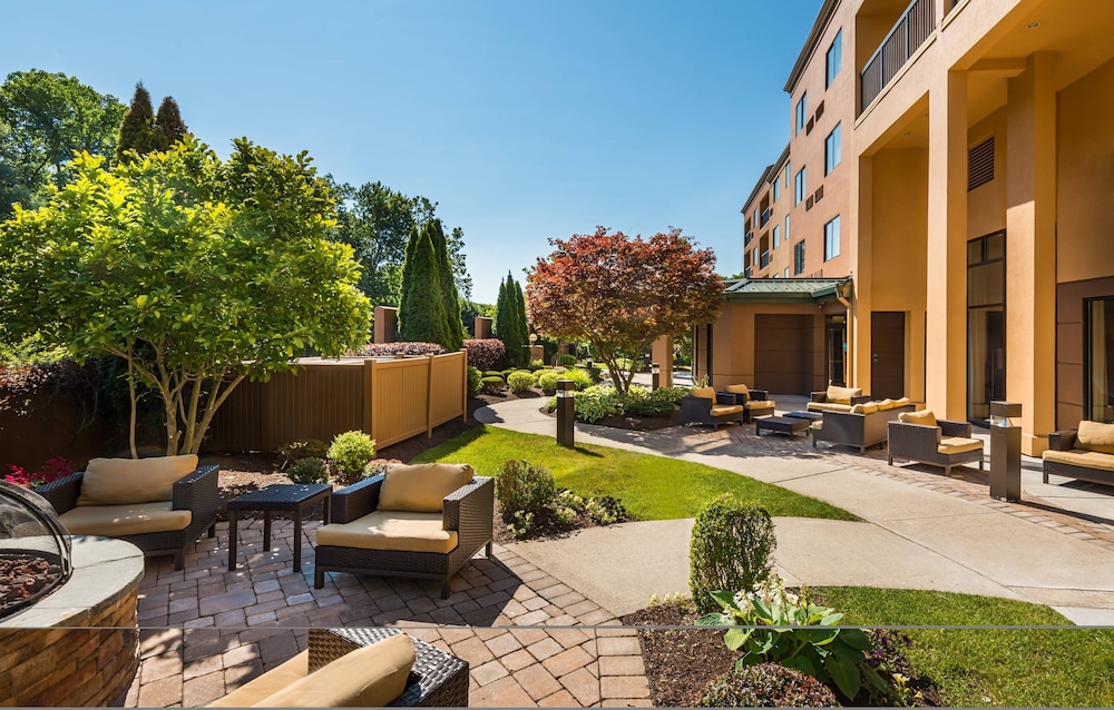 Courtyard Danbury 1/29