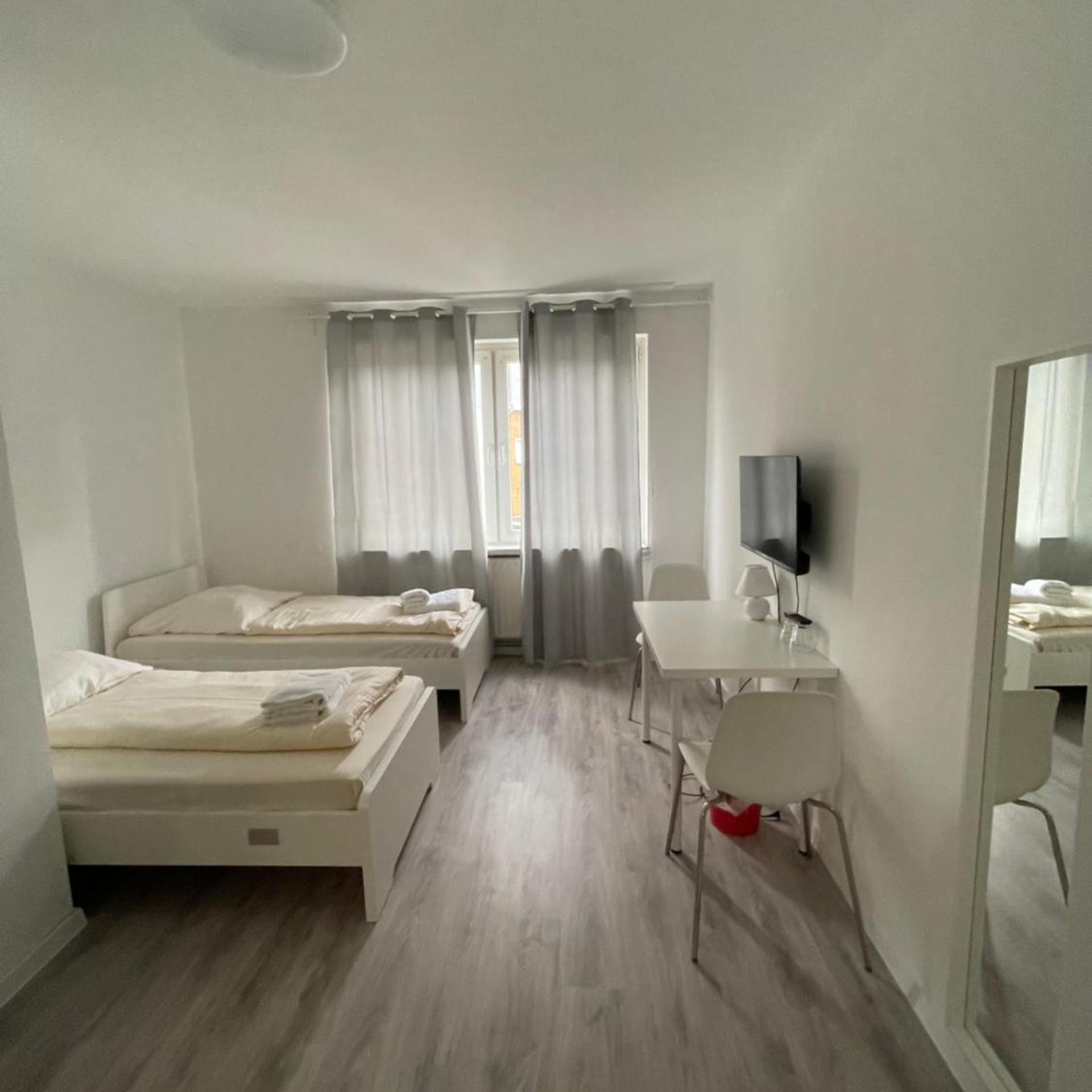 Hotel Tyros am Weidendamm 23/35