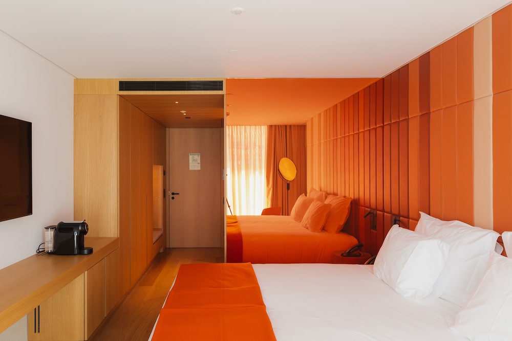 DELUXE, DOUBLE BED, CITY VIEW