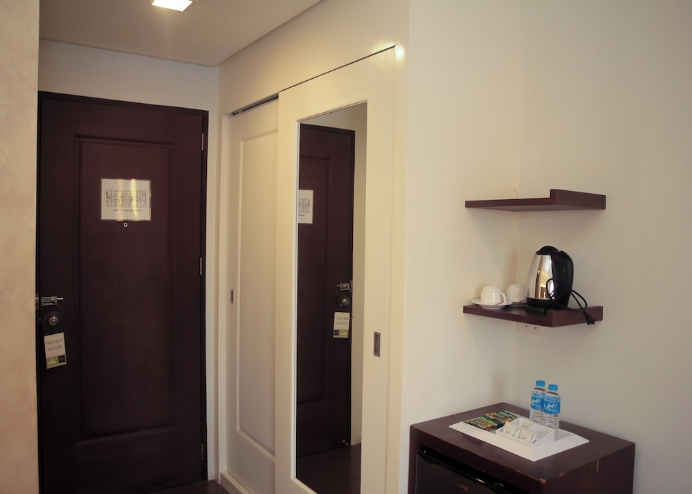 Casablanca Suites Near Airport 59/59