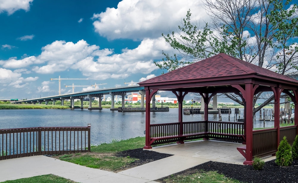 Red Roof PLUS Secaucus - Meadowlands - NYC 3/28