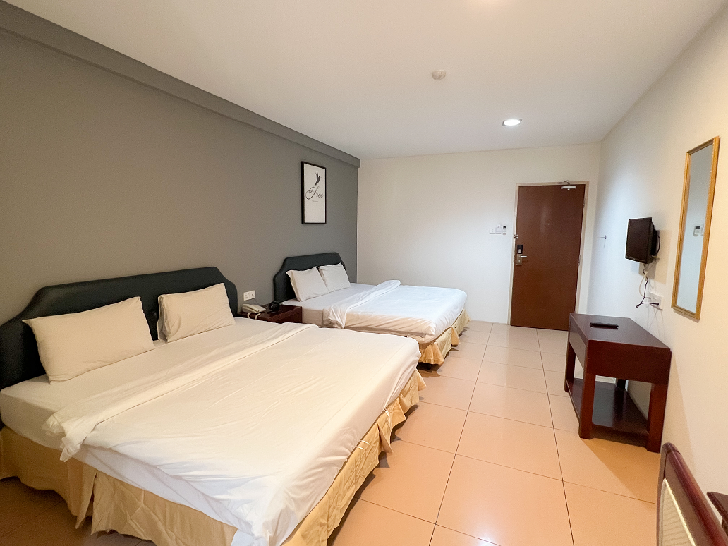 OYO 43955 N9 Business Hotel 14/27