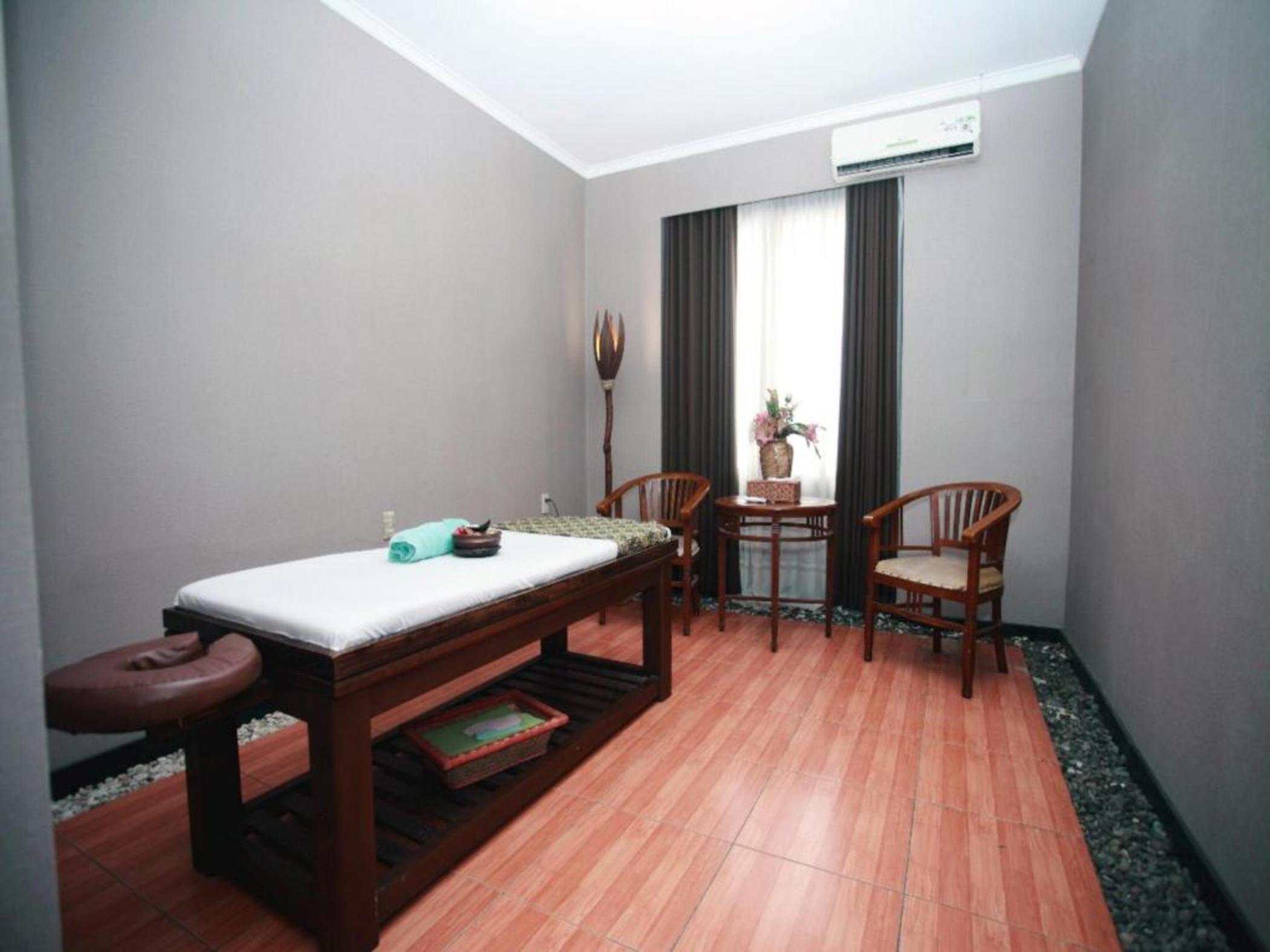 Karlita Hotel Tegal 17/31