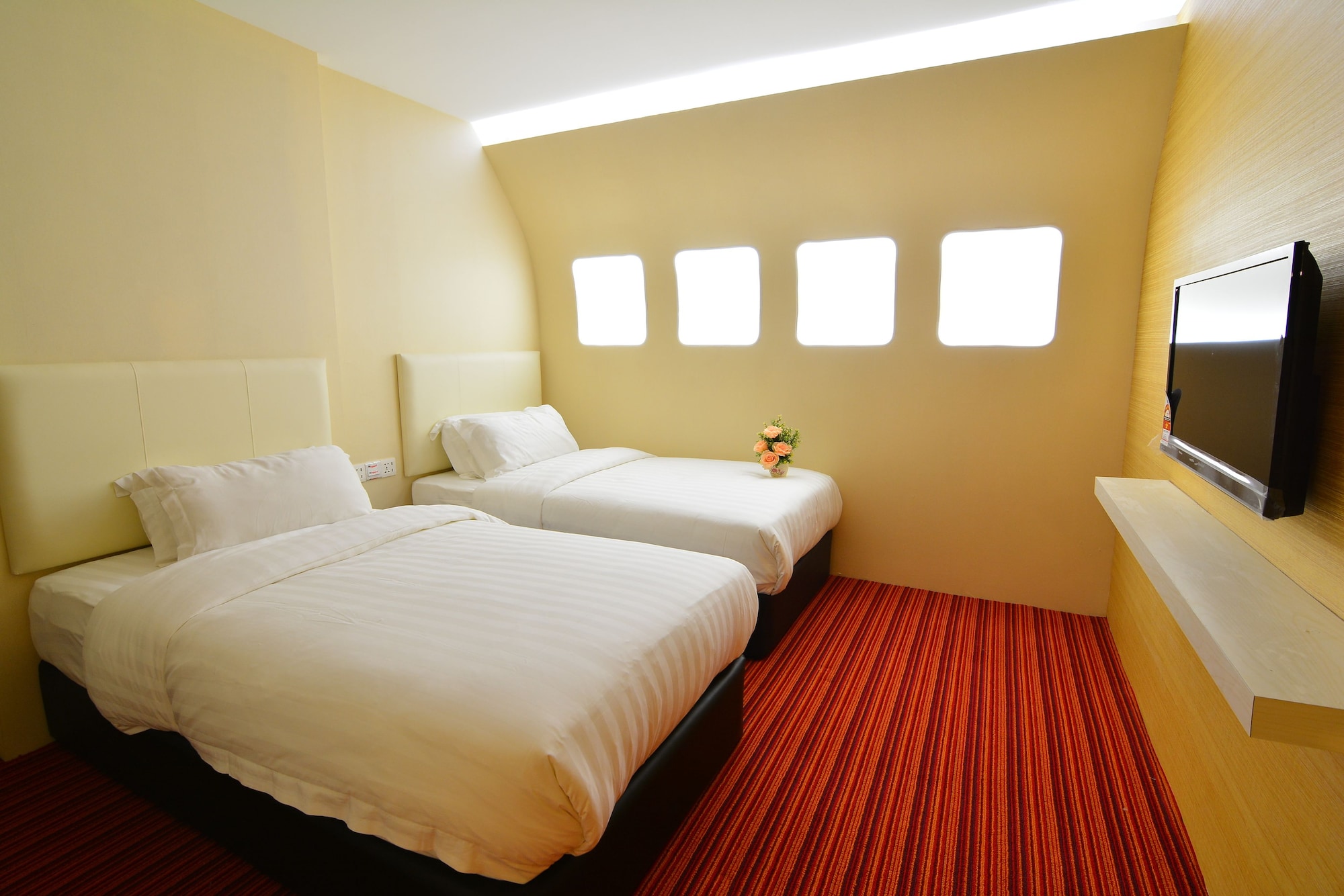ECONOMY, TWIN BEDS