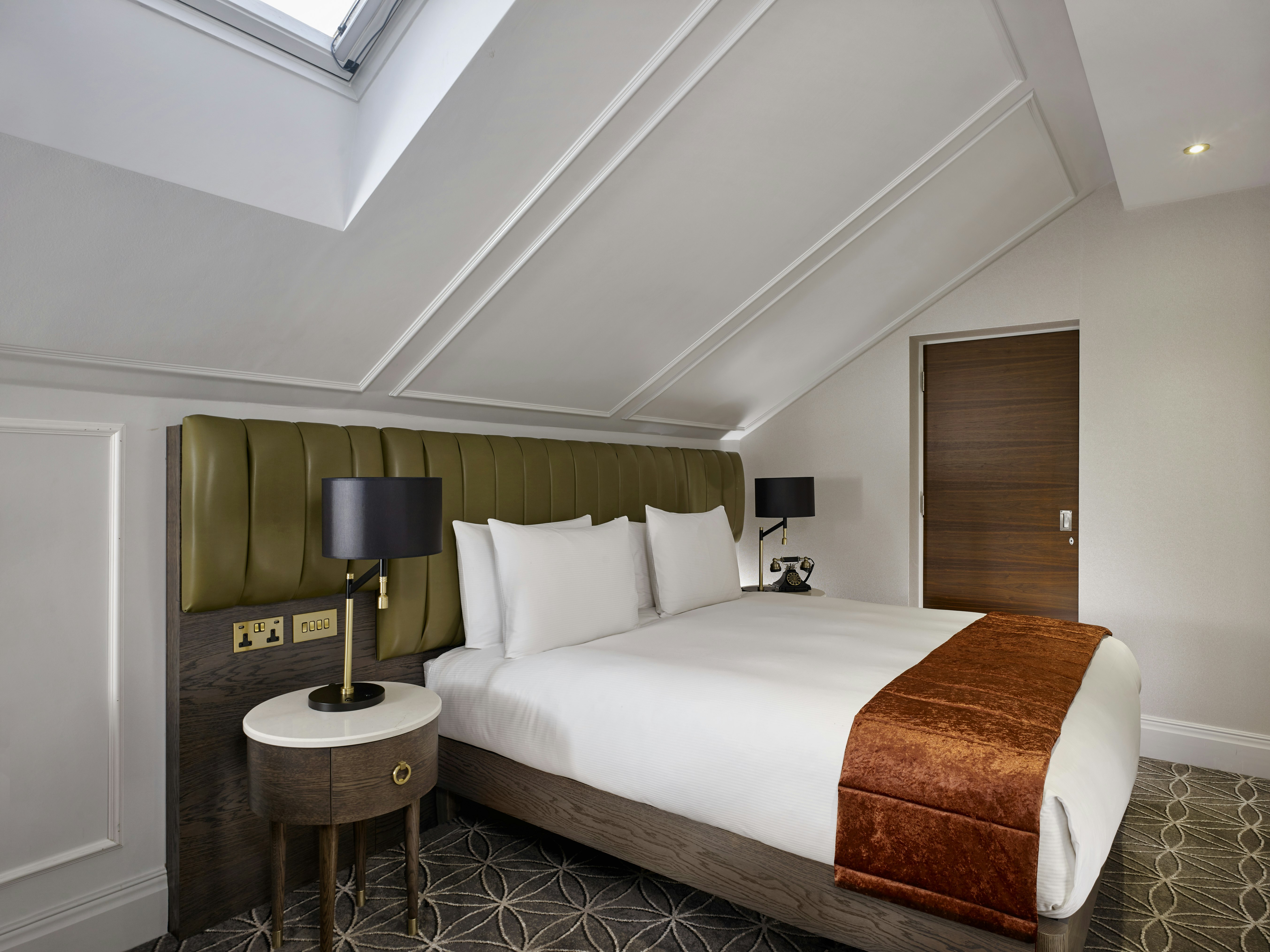 DUPLEX, SUITE, KING BED