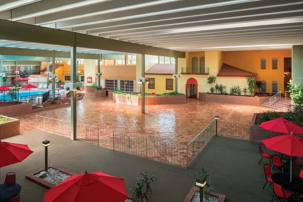 Ramada By Wyndham Indiana 22/32