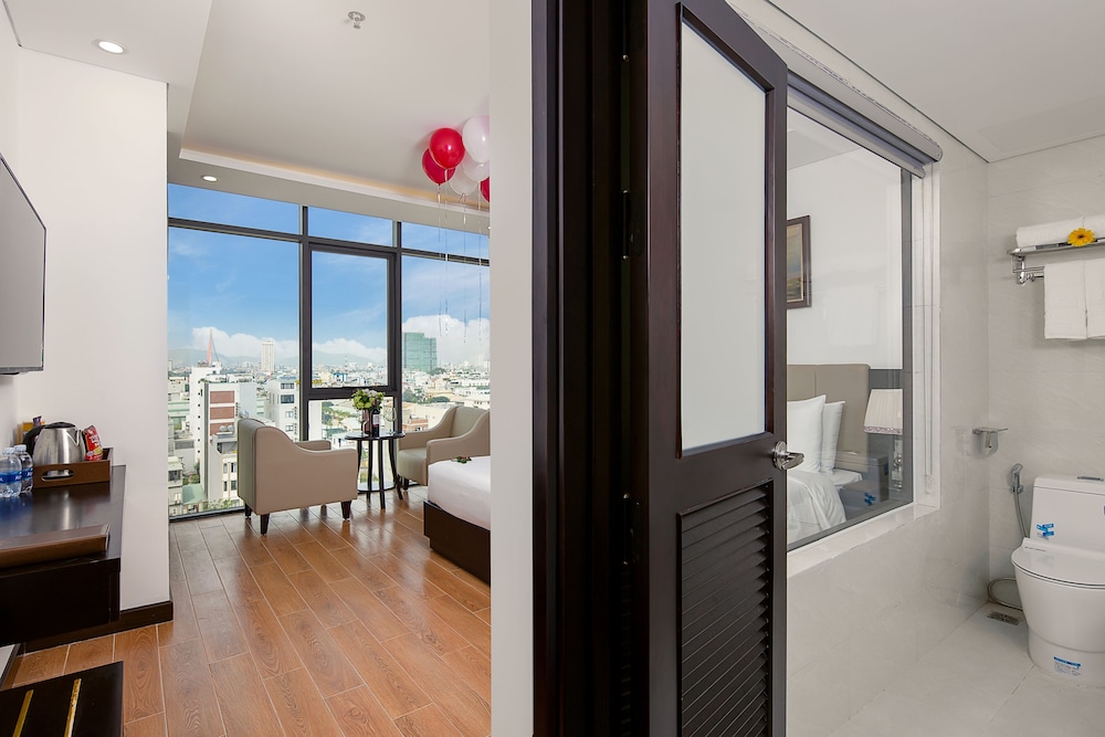 Golden Line DaNang Hotel 30/50