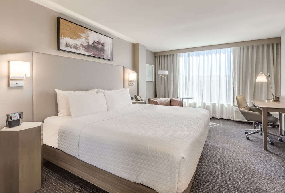 ROOM, KING BED, ACCESSIBLE