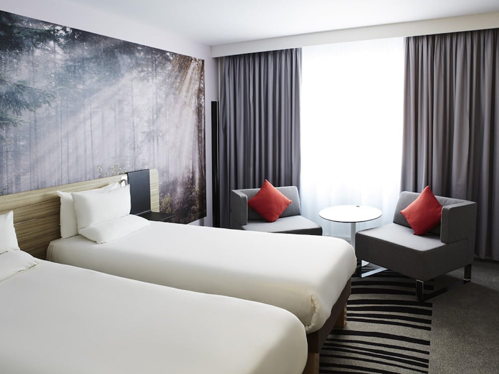 Superior, Twin Beds, Sofa