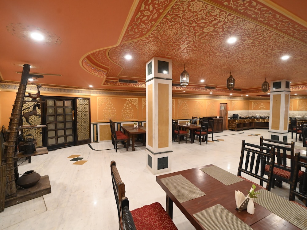 Fort Chandragupt Hotel 22/32