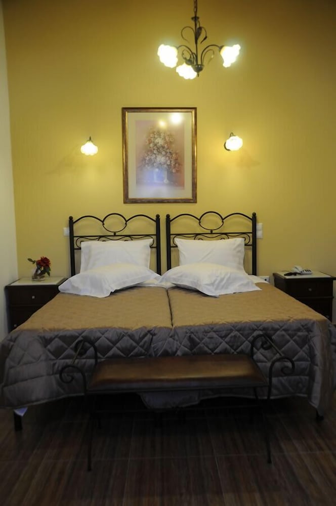 SKIATHOS ISLAND SUITES 19/50