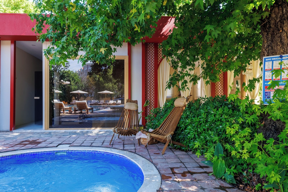 Akkent Garden Hotel 62/63