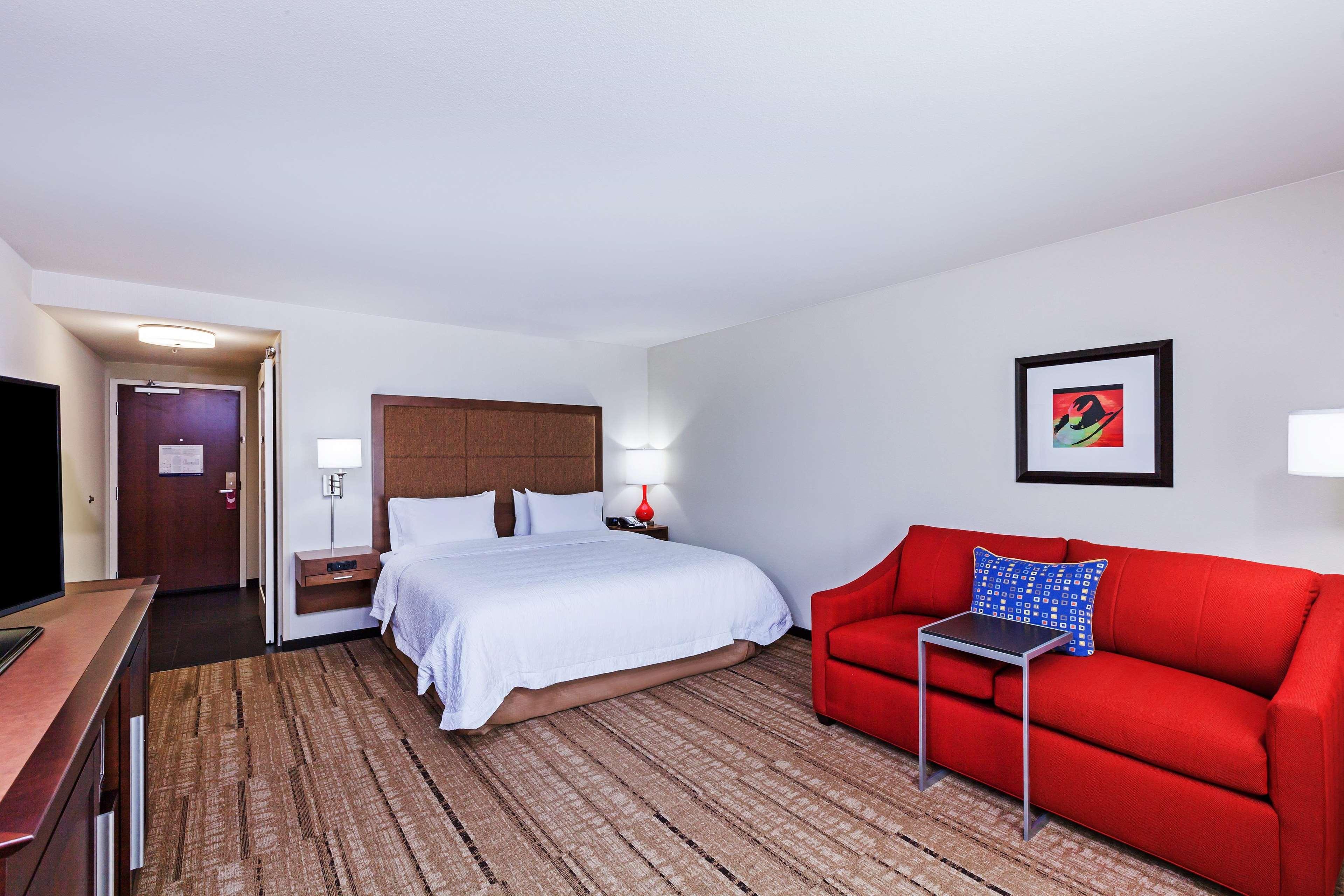 STUDIO, KING BED, SOFA, ACCESSIBLE