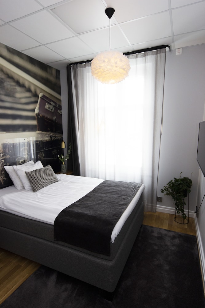 Livin Station Sure Hotel Collection By Best Western 12/66
