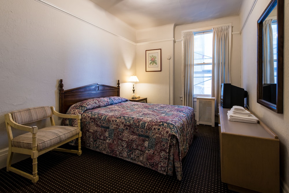 Aida Plaza Hotel 7/30