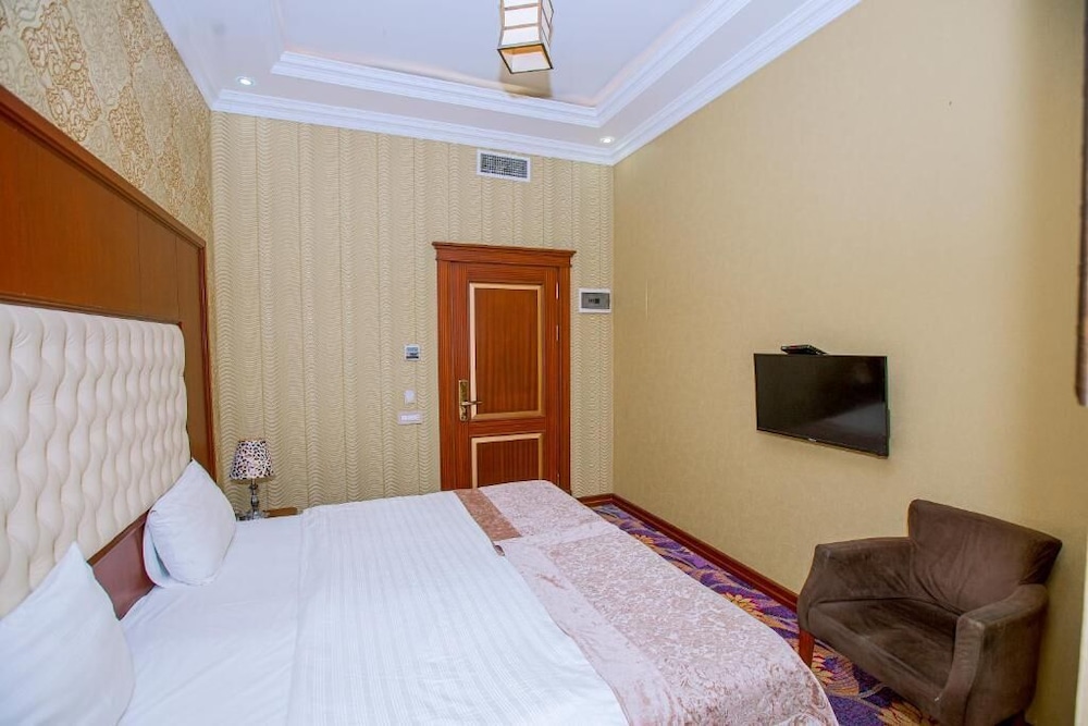 Clover Hotel Baku 2/50