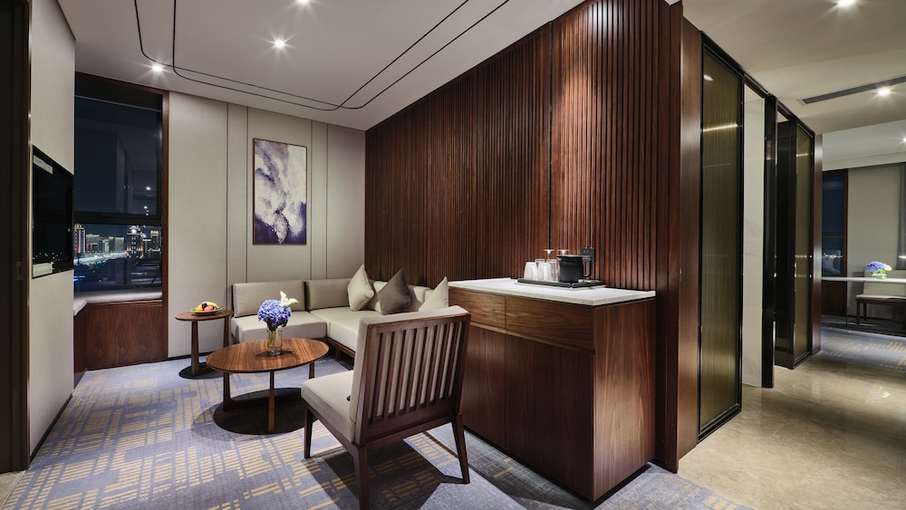 Crowne Plaza Wuhan Development Zone 68/82