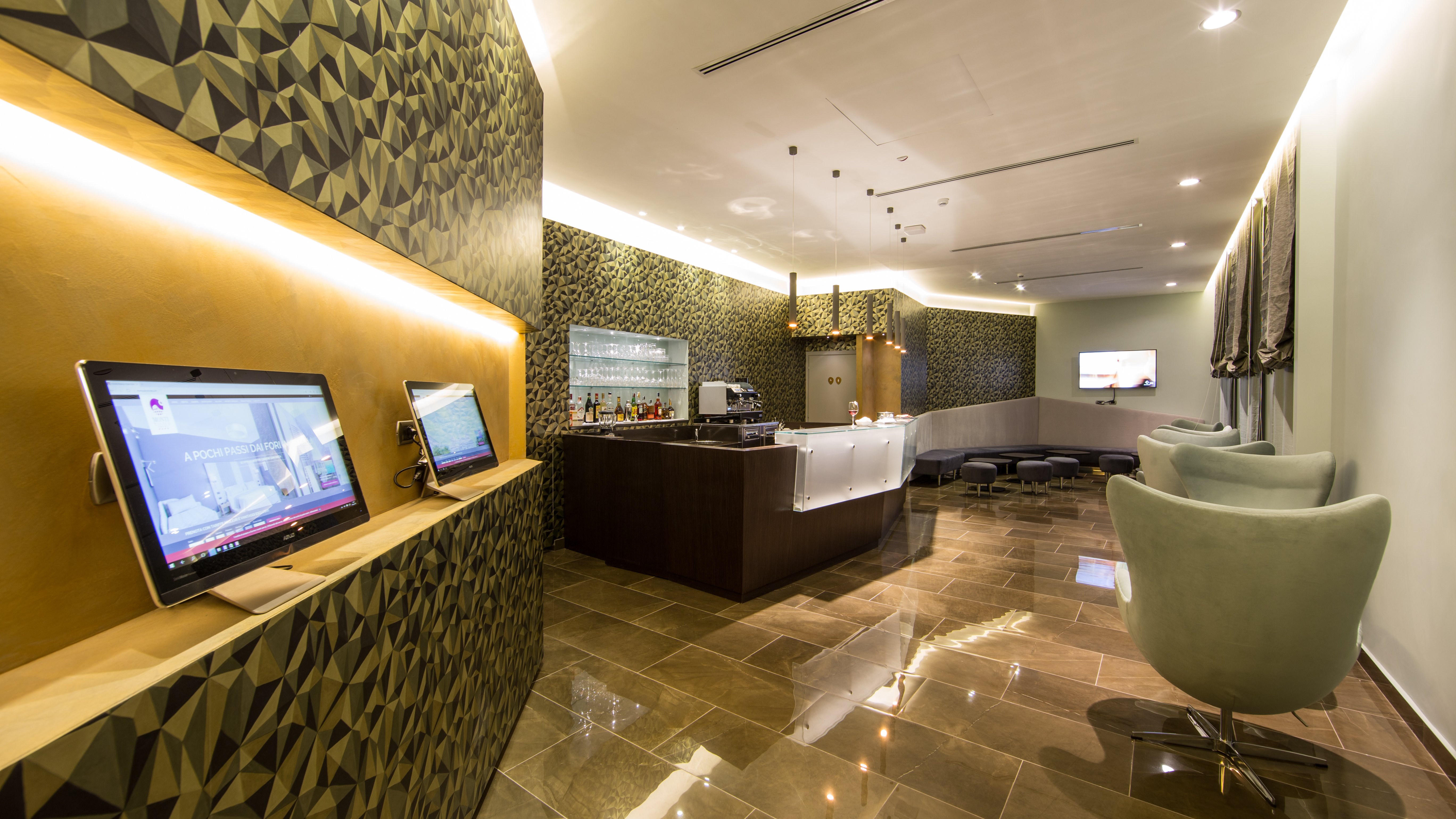 Monti Palace Hotel 写真1