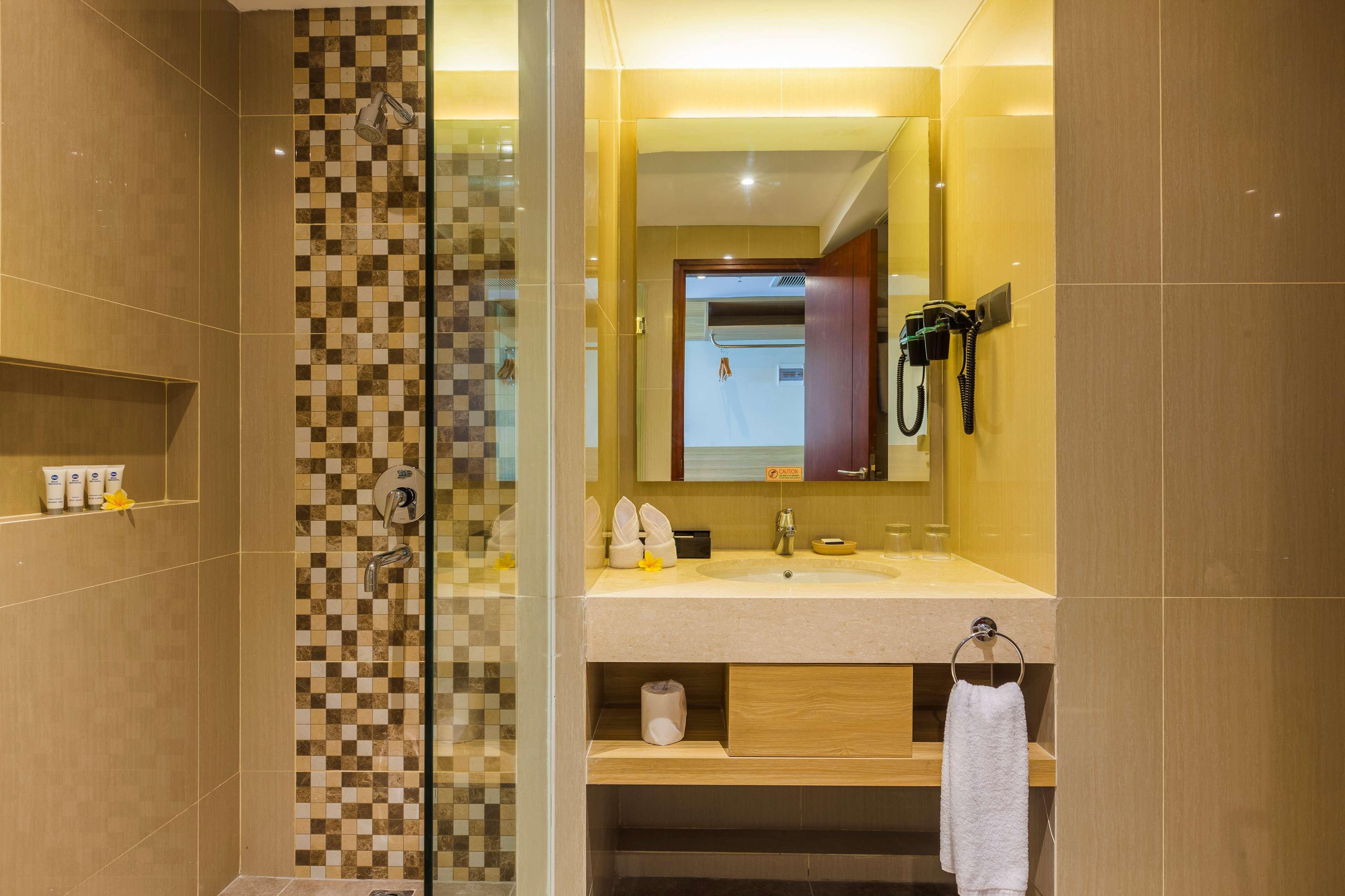 غرفة بسريرين منفصلين، Best Western Kamala Jimbaran 4/4