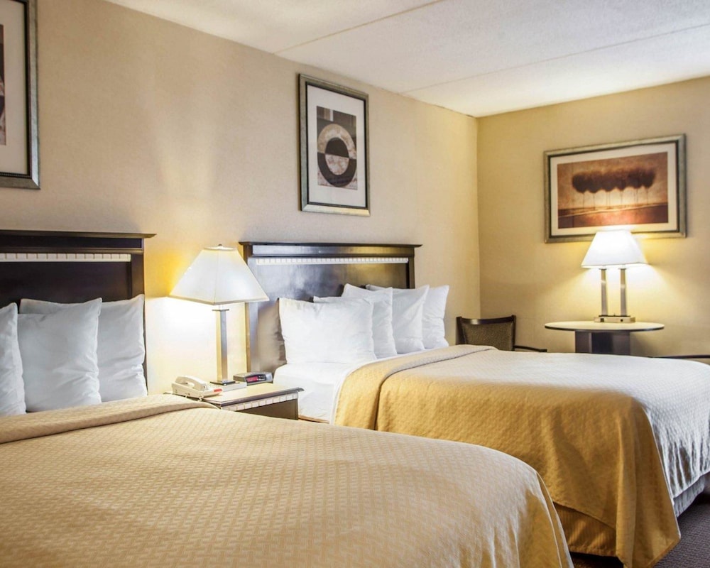Quality Inn Aurora Naperville Area 12/41
