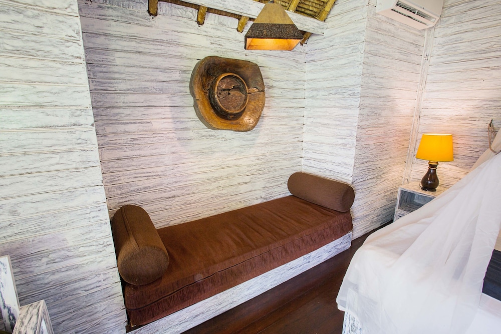 Lembongan Bay Shore Huts 37/71