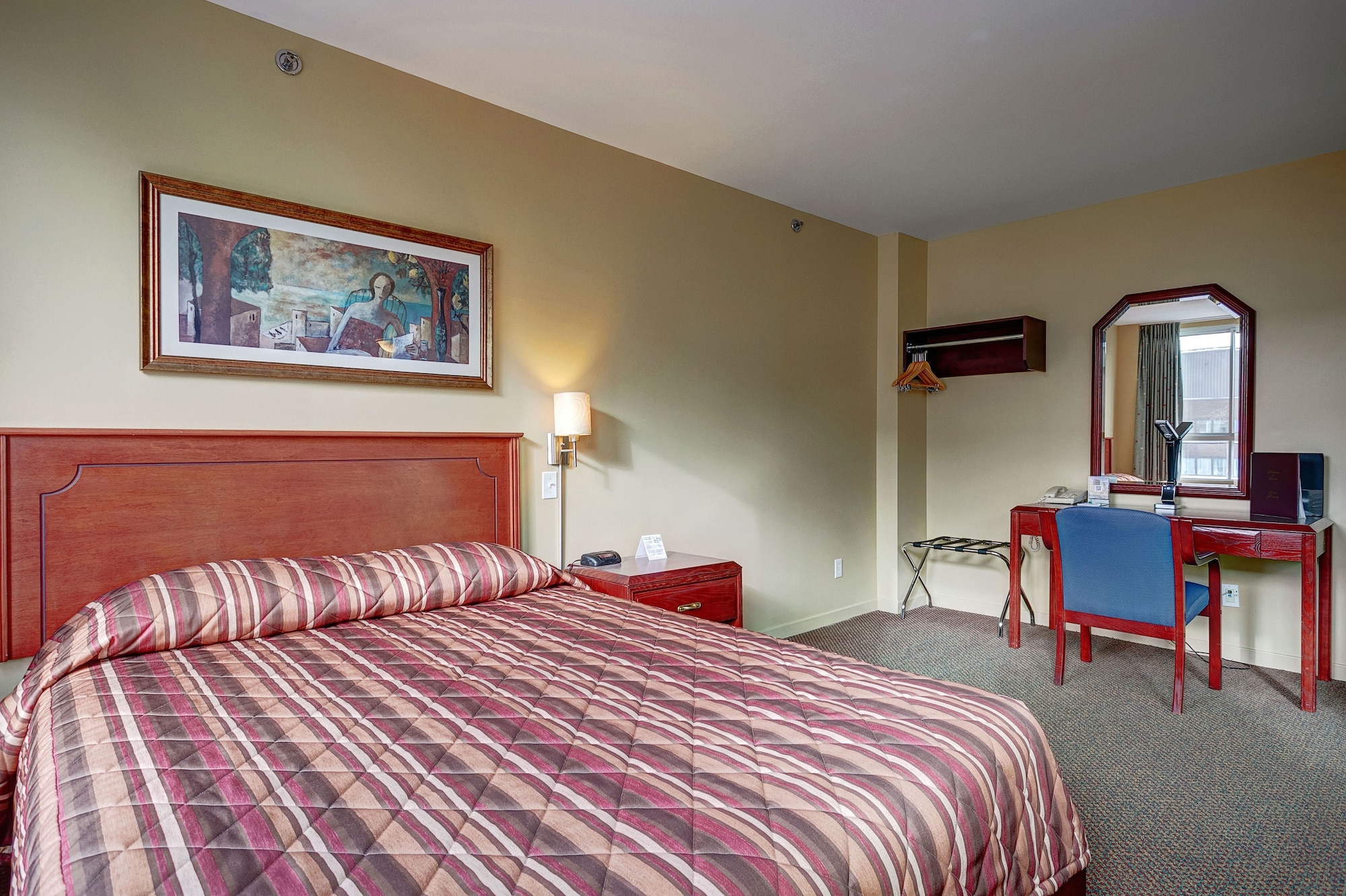 SUPERIOR, KING BED