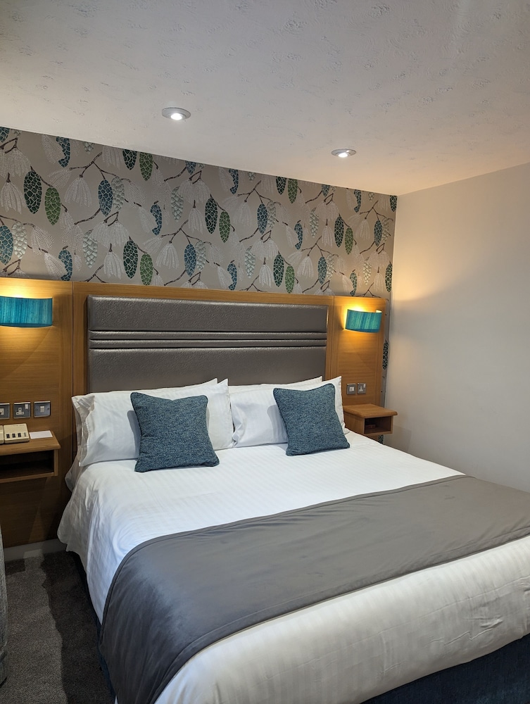 Briar Court Hotel 19/70