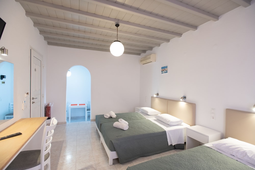 Marina Blue Studios 30/57