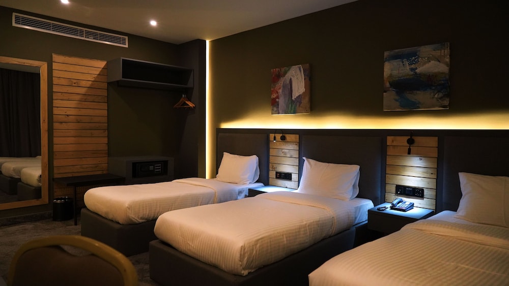 Delilah Hotel 19/51