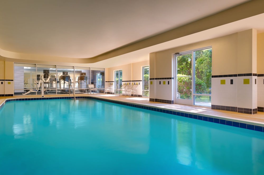 Fairfield Inn Suites Tallahassee Central 9/35