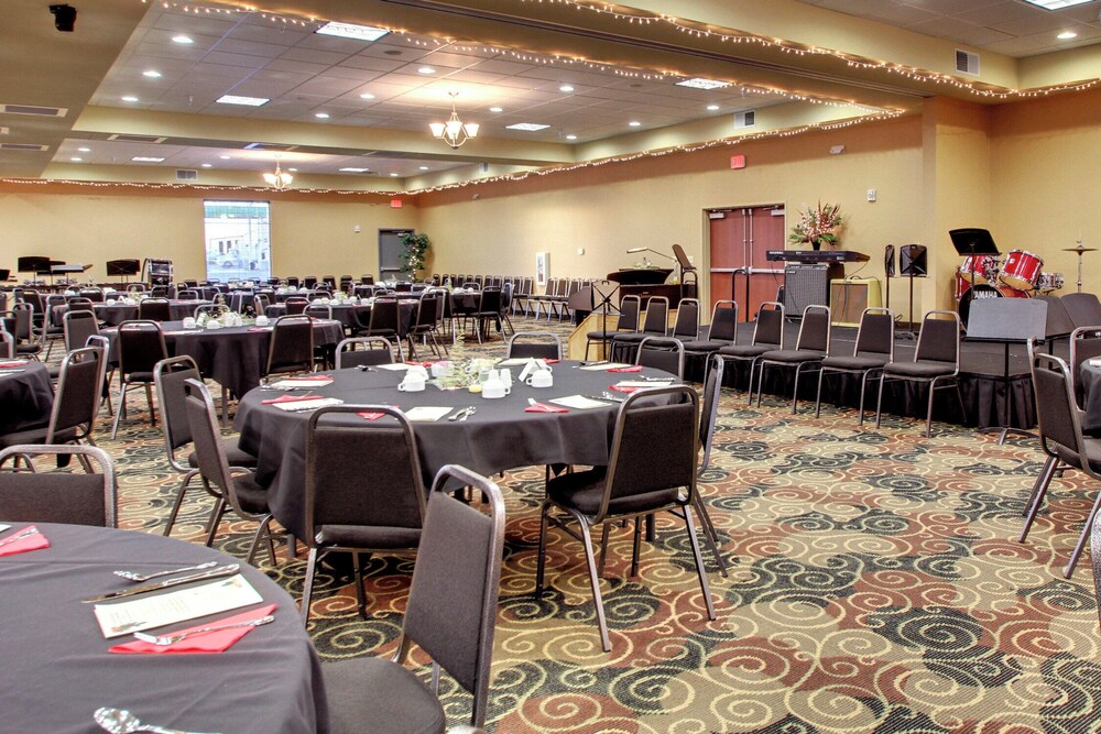 Cobblestone Hotel And Suites Broken Bow 36/51