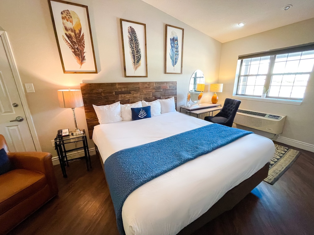 Club, Suite, King Bed, Hot Tub